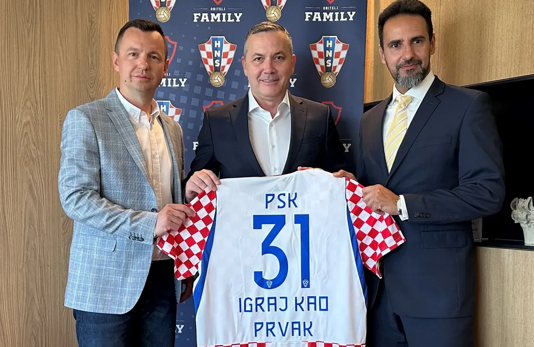 Gabriel Makki at the PSK sponsorship signing with the Croatian Football Federation